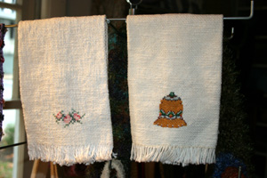 Woven hand towels